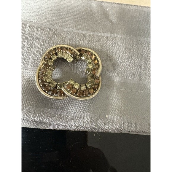 Vtg Rhinestone Circle Goldtone Amber & Light Green Prong-Set Brooch Pin - Picture 2 of 5